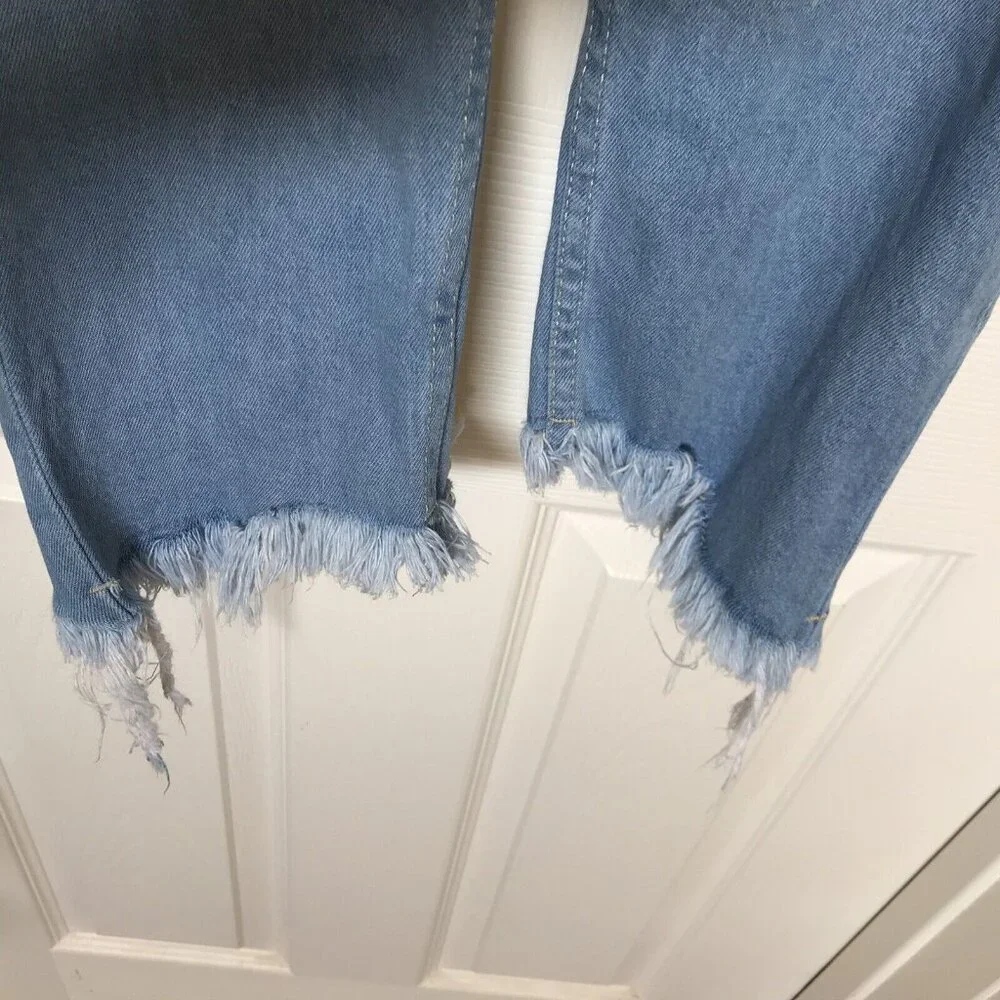 Divided H & M Distressed Light Blue Denim Crop Skinny Jeans Size 6 Destroyed Hem - Picture 2 of 10